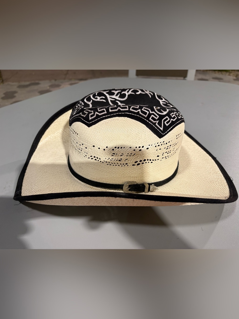 WE- Made in Mexico Two-Tone Cowboy Hat - Cream & Black